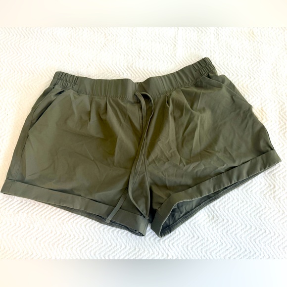 Zyia Summer Shorts - Picture 1 of 1